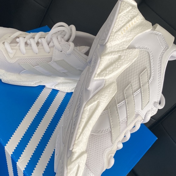 VERSATILE, RUNNING SHOES DESIGNED WITH KARLIE KLOSS. Size 8 All White ADIDAS - Picture 2 of 5